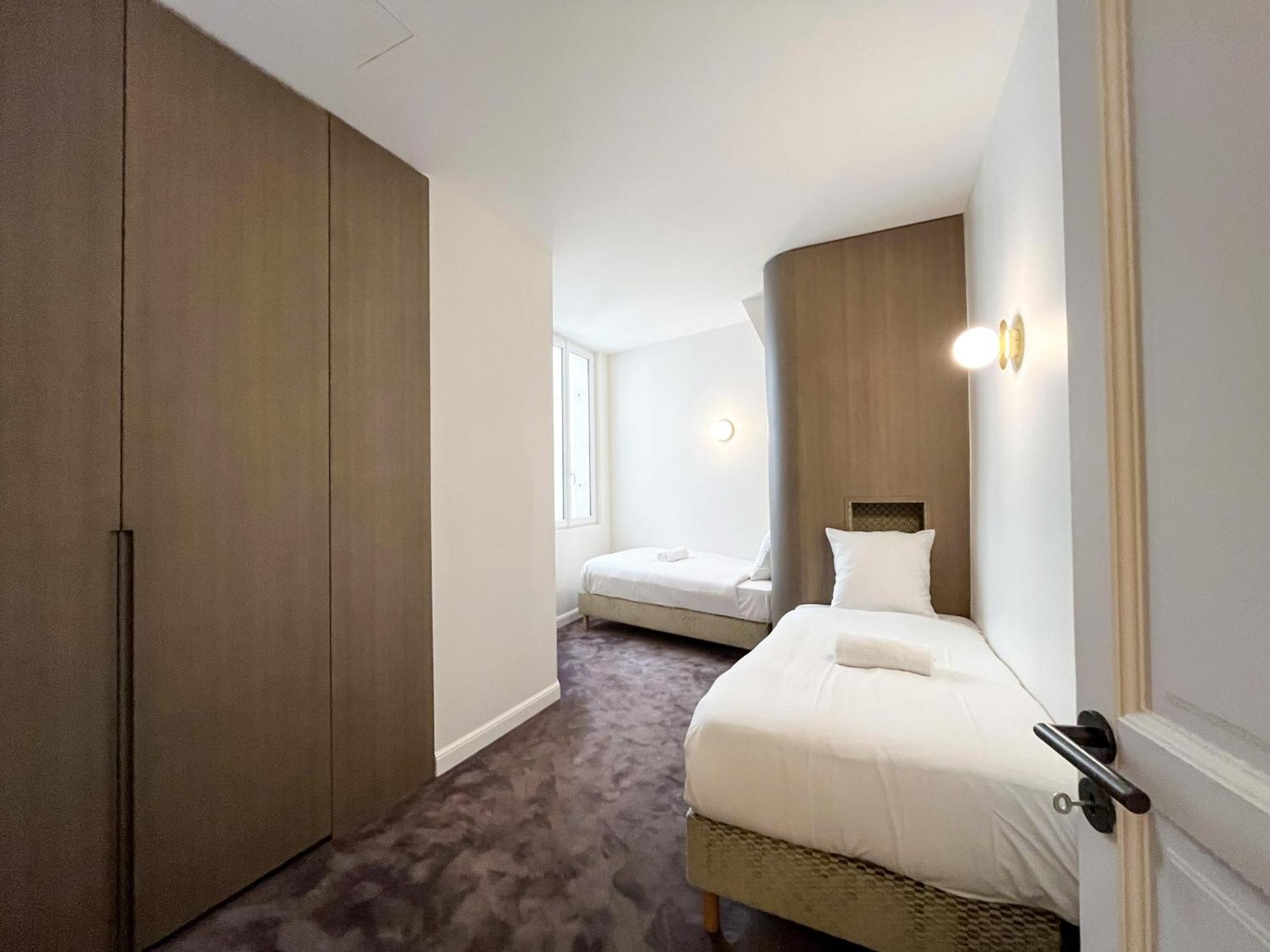 Urban Flat 191 - Luxury 3 Bedroom - Madeleine * Parijs